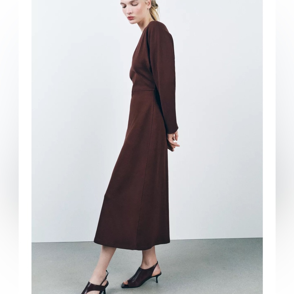 Zara Elegant Burgundy V-Neck Dress - Picture 1 of 13